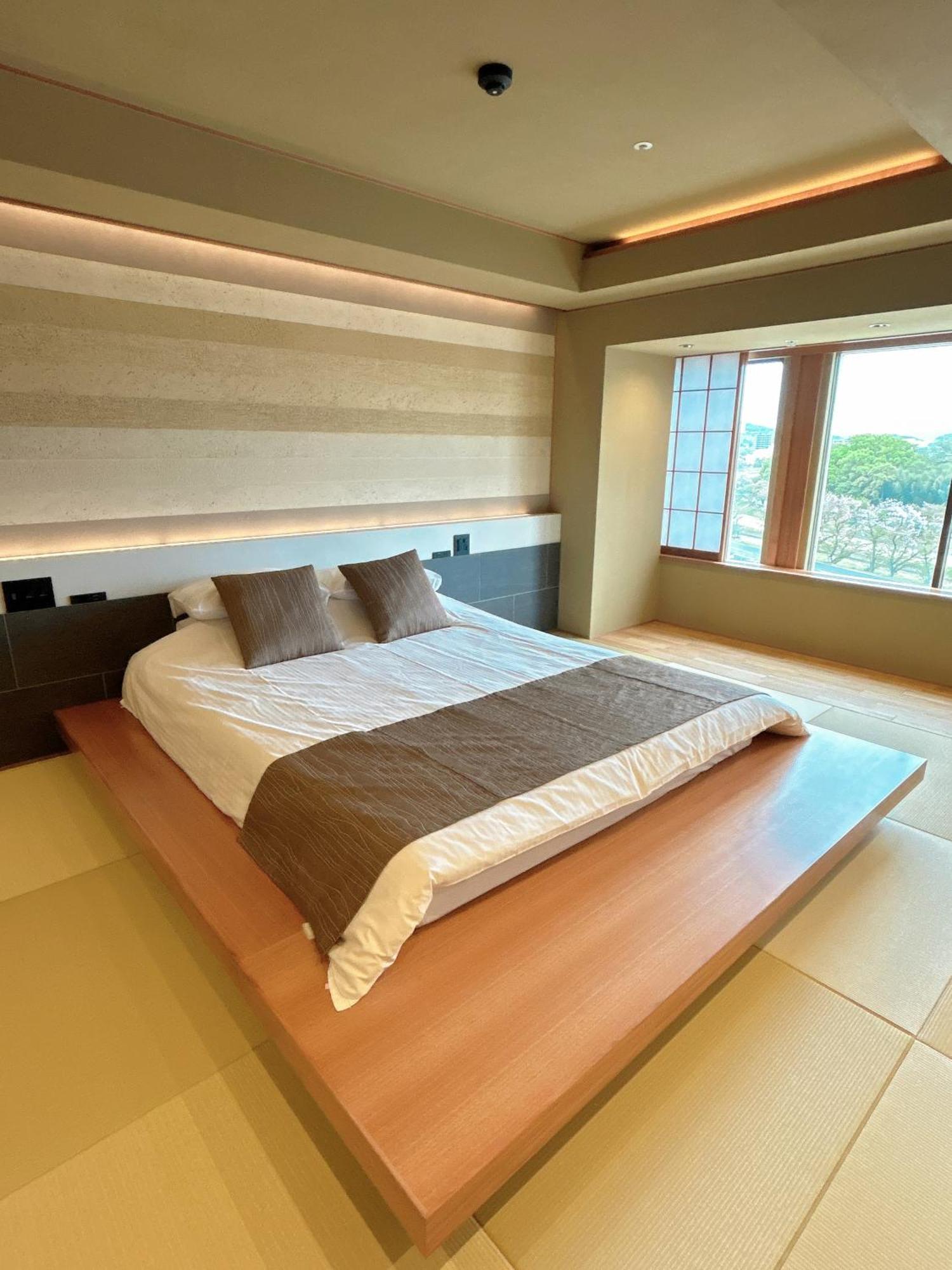 Okayama Plaza Hotel Екстер'єр фото